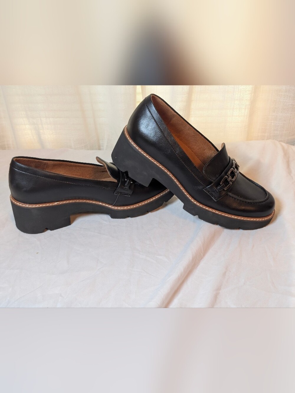 Naturalizer 8.5 Black Lug Sole Loafers Quiet Luxury Chain Platform Shoes - Picture 3 of 14